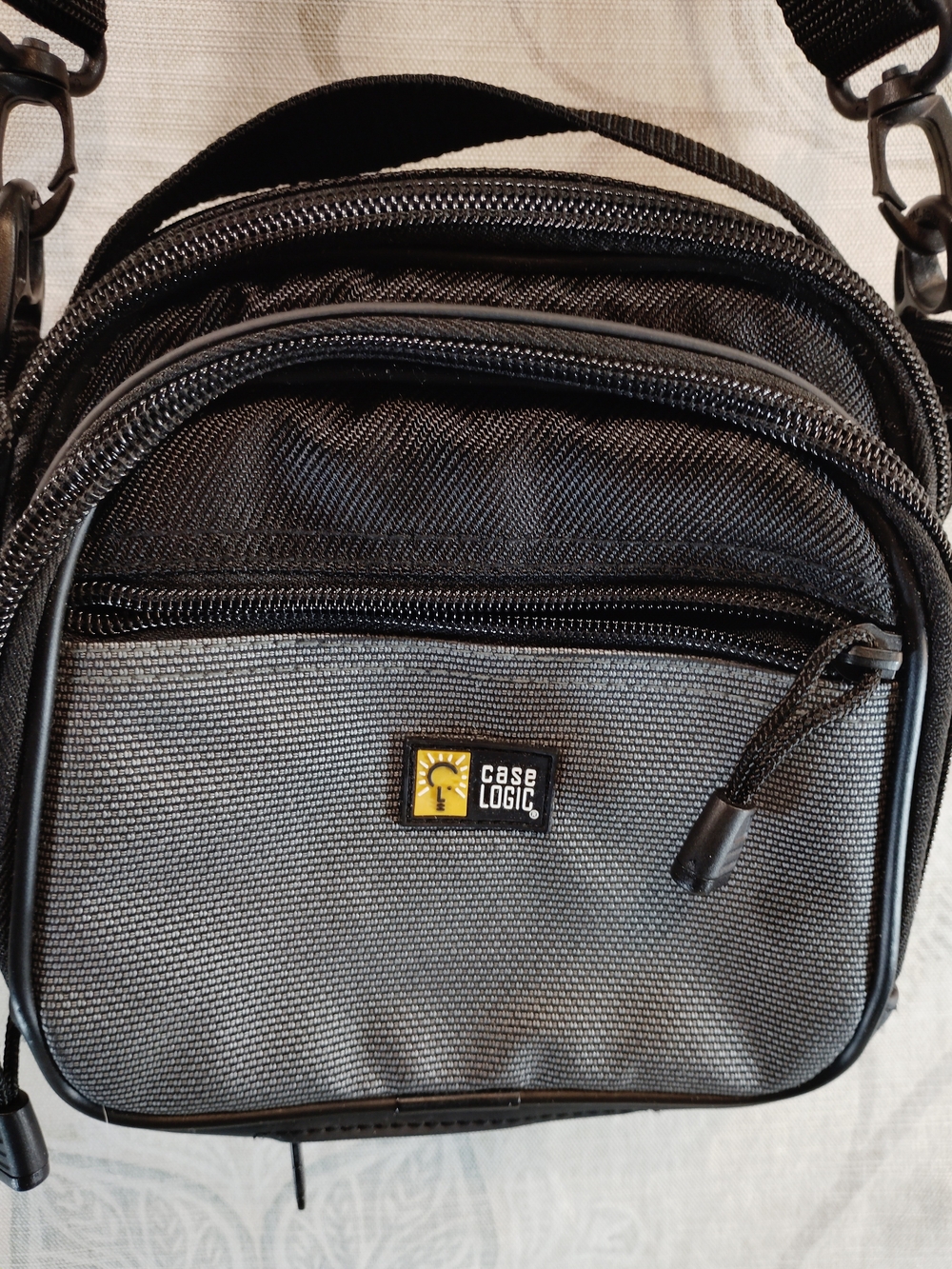 Case Logic Black and Gray Compact Crossbody Messenger Bag